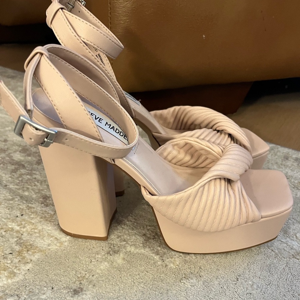 Steve Madden blush heels size 7